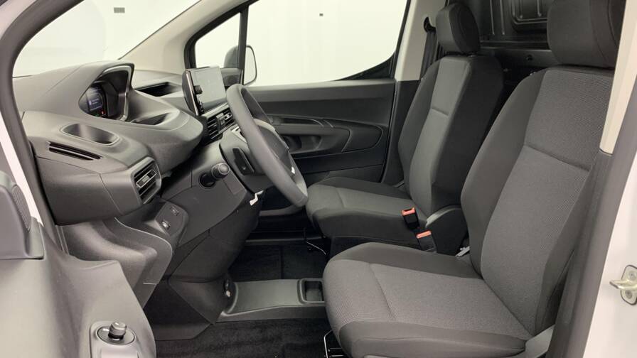 Mandataire Automobile neuf, recherche de Peugeot Partner-fourgon-m-650-kg-bluehdi-130-s-s-eat8 - E-Motors