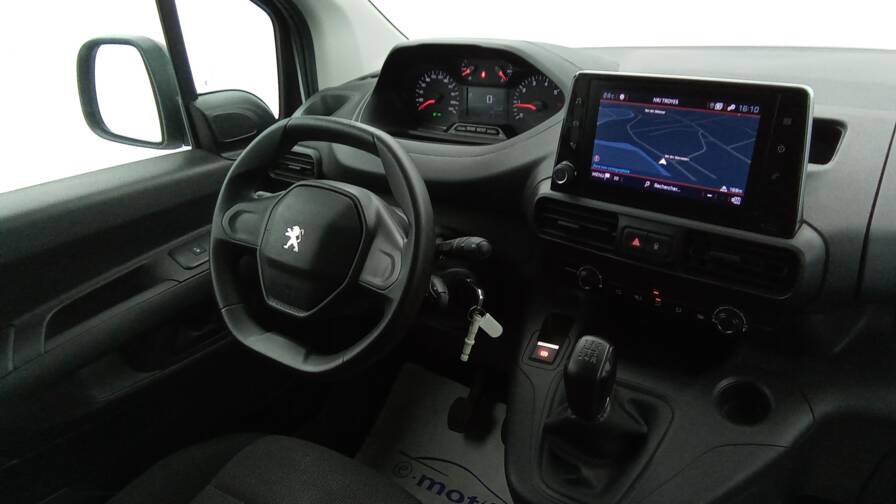 Mandataire Automobile utilitaire, recherche de Peugeot Partner-fourgon-standard-1000kg-bluehdi-75-premium-gps - E-Motors