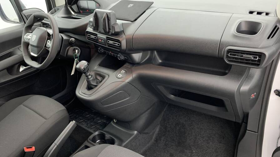 Mandataire Automobile neuf, recherche de Peugeot Partner-fourgon-xl-950-kg-bluehdi-100-s-s-bvm6 - E-Motors