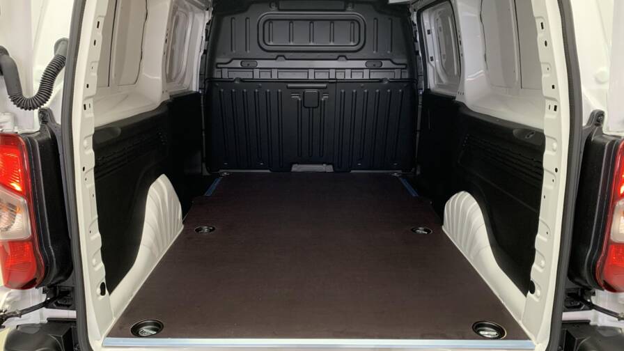 Mandataire Automobile neuf, recherche de Peugeot Partner-fourgon-xl-950-kg-bluehdi-130-s-s-eat8 - E-Motors