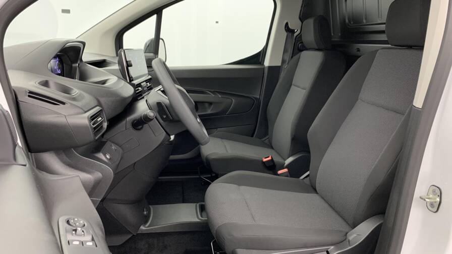 Mandataire Automobile neuf, recherche de Peugeot Partner-fourgon-xl-950-kg-bluehdi-130-s-s-eat8 - E-Motors