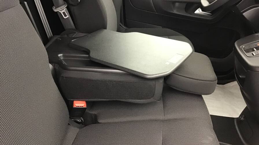 Mandataire Automobile occasion, recherche de Peugeot Partner-fourgon-xl-950-kg-bluehdi-130-s-s-eat8-4-portes-vul-diesel - E-Motors