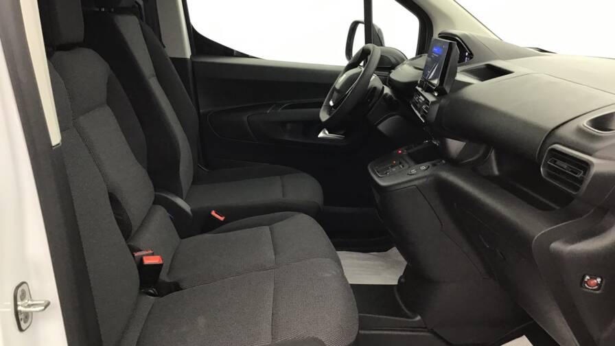 Mandataire Automobile occasion, recherche de Peugeot Partner-fourgon-xl-950-kg-bluehdi-130-s-s-eat8-4-portes-vul-diesel - E-Motors