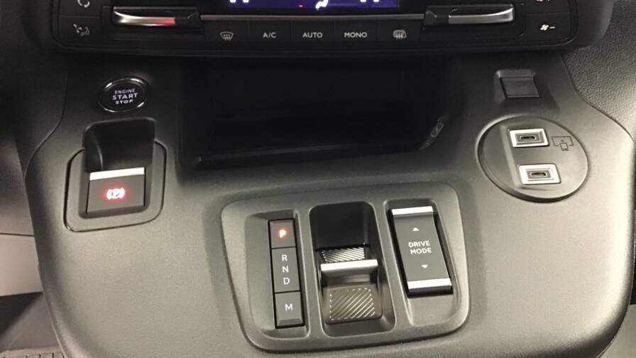 Mandataire Automobile occasion, recherche de Peugeot Partner-fourgon-xl-950-kg-bluehdi-130-s-s-eat8-4-portes-vul-diesel - E-Motors