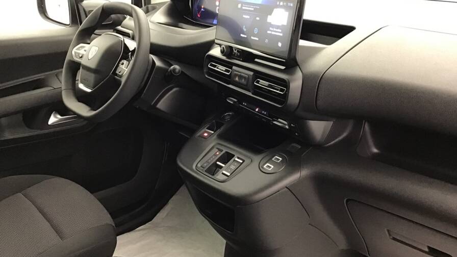 Mandataire Automobile occasion, recherche de Peugeot Partner-fourgon-xl-950-kg-bluehdi-130-s-s-eat8-4-portes-vul-diesel - E-Motors