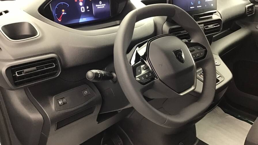 Mandataire Automobile occasion, recherche de Peugeot Partner-fourgon-xl-950-kg-bluehdi-130-s-s-eat8-4-portes-vul-diesel - E-Motors