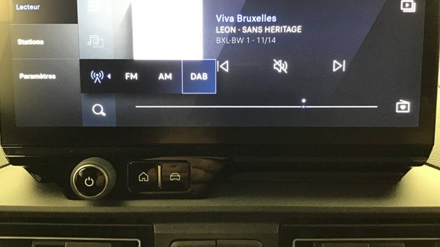 Mandataire Automobile occasion, recherche de Peugeot Partner-fourgon-xl-950-kg-bluehdi-130-s-s-eat8-4-portes-vul-diesel - E-Motors