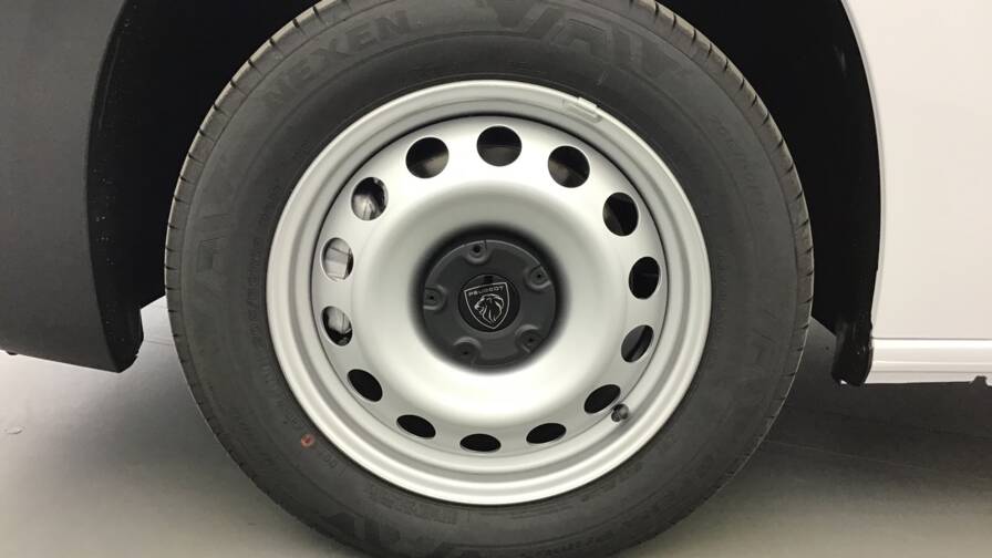 Mandataire Automobile occasion, recherche de Peugeot Partner-fourgon-xl-950-kg-bluehdi-130-s-s-eat8 - E-Motors