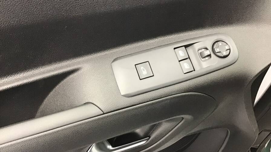 Mandataire Automobile occasion, recherche de Peugeot Partner-fourgon-xl-950-kg-bluehdi-130-s-s-eat8 - E-Motors