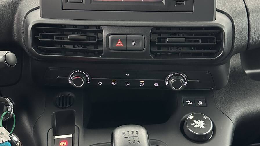 Mandataire Automobile neuf, recherche de Peugeot Partner-m-650-1-5-bluehdi-130ch-4wd-by-dangel - E-Motors