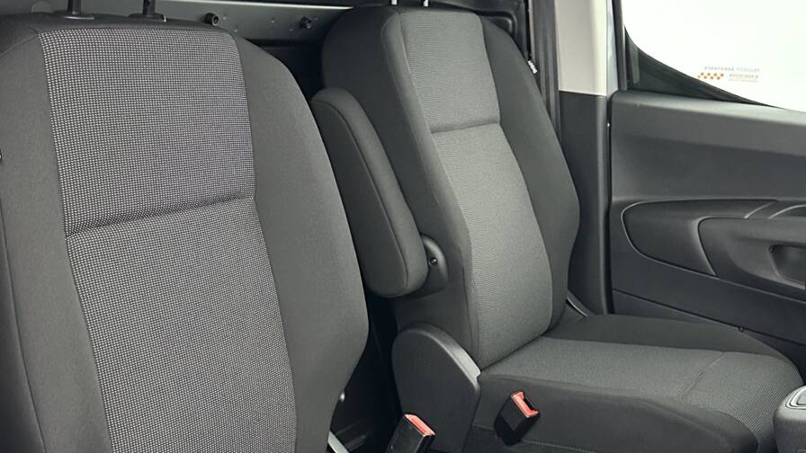 Mandataire Automobile neuf, recherche de Peugeot Partner-m-650-1-5-bluehdi-130ch-4wd-by-dangel - E-Motors