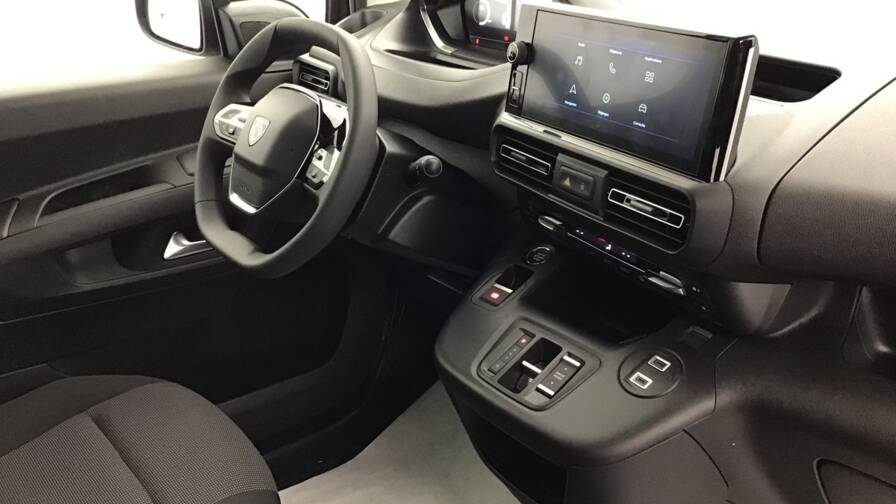 Mandataire Automobile occasion, recherche de Peugeot Partner-fourgon-m-650-kg-bluehdi-130-s-s-eat8 - E-Motors