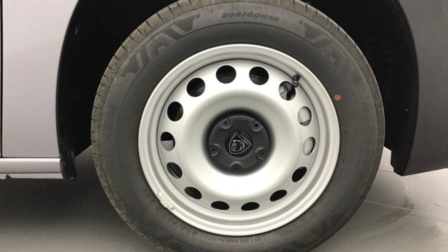 Mandataire Automobile occasion, recherche de Peugeot Partner-fourgon-m-650-kg-bluehdi-130-s-s-eat8 - E-Motors