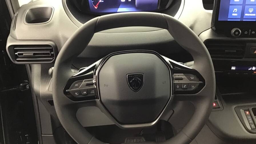 Mandataire Automobile occasion, recherche de Peugeot Partner-fourgon-m-650-kg-bluehdi-130-s-s-eat8 - E-Motors