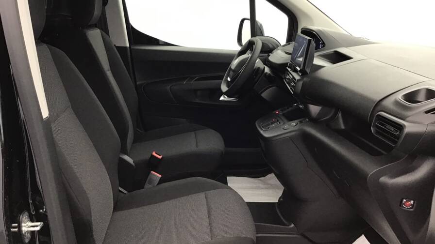 Mandataire Automobile occasion, recherche de Peugeot Partner-fourgon-m-650-kg-bluehdi-130-s-s-eat8 - E-Motors