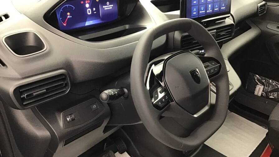 Mandataire Automobile occasion, recherche de Peugeot Partner-fourgon-m-650-kg-bluehdi-130-s-s-eat8 - E-Motors