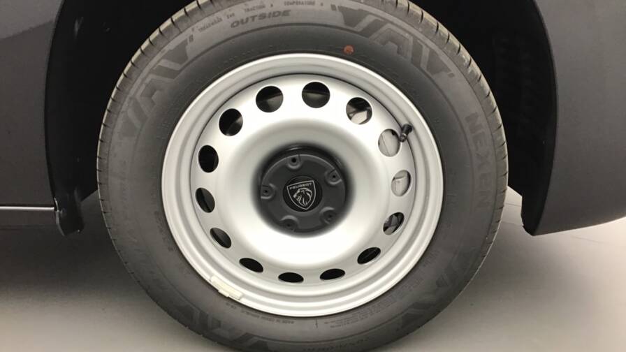 Mandataire Automobile occasion, recherche de Peugeot Partner-fourgon-m-650-kg-bluehdi-130-s-s-eat8 - E-Motors