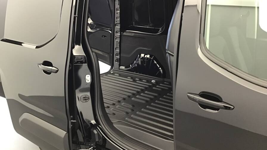 Mandataire Automobile occasion, recherche de Peugeot Partner-fourgon-m-650-kg-bluehdi-130-s-s-eat8 - E-Motors