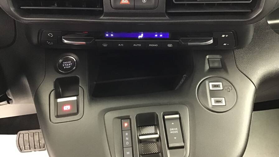 Mandataire Automobile occasion, recherche de Peugeot Partner-fourgon-m-650-kg-bluehdi-130-s-s-eat8 - E-Motors