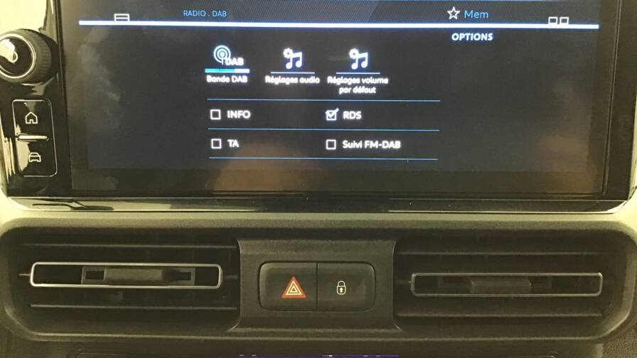 Mandataire Automobile occasion, recherche de Peugeot Partner-fourgon-m-650-kg-bluehdi-130-s-s-eat8 - E-Motors