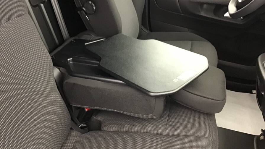 Mandataire Automobile occasion, recherche de Peugeot Partner-fourgon-m-650-kg-bluehdi-130-s-s-eat8 - E-Motors