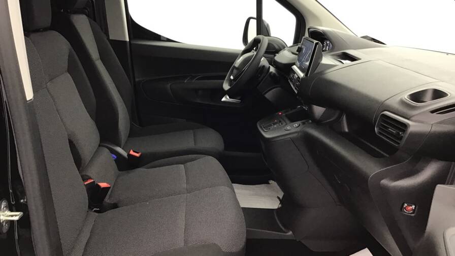 Mandataire Automobile occasion, recherche de Peugeot Partner-fourgon-m-650-kg-bluehdi-130-s-s-eat8 - E-Motors
