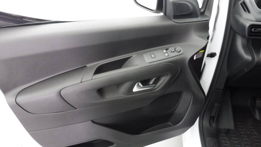 Mandataire Automobile neuf, recherche de Peugeot Partner-xl-950kg-bluehdi-130ch-s-s-eat8 - E-Motors