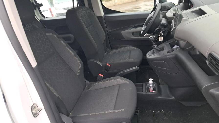 Mandataire Automobile occasion, recherche de Peugeot Rifter-standard-puretech-110-bvm6-active-plus-radars-ar - E-Motors