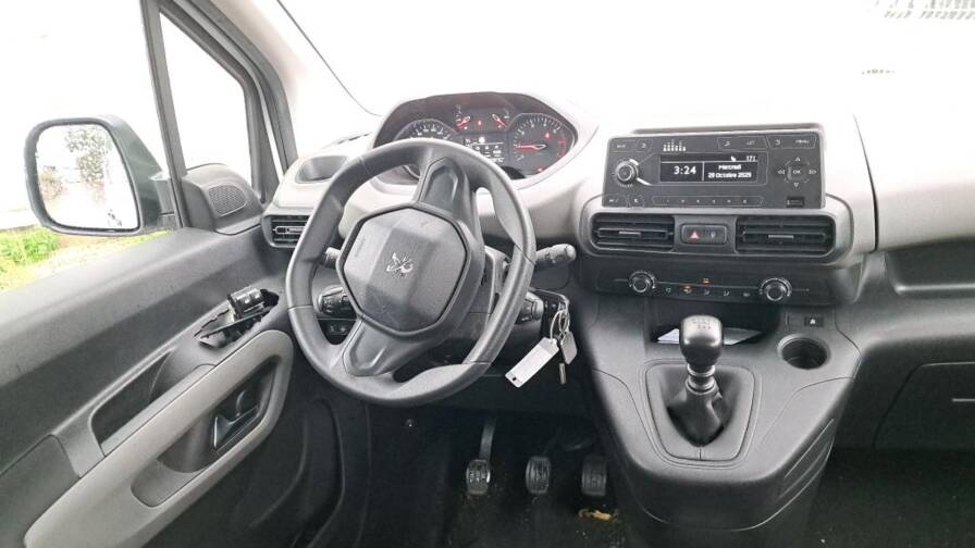 Mandataire Automobile occasion, recherche de Peugeot Rifter-standard-puretech-110-bvm6-active-plus-radars-ar - E-Motors