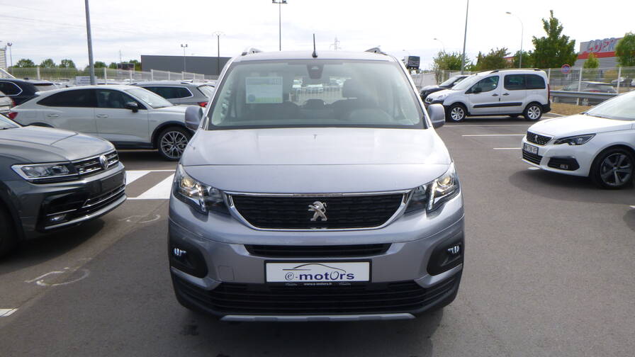 Avis-mandataire-auto-Emotors-Peugeot-Rifter-Allure-long-puretech-130-s-s-eat8-5places-plus-6800km-plus-attelage-plus-gps-plus-park-assist.