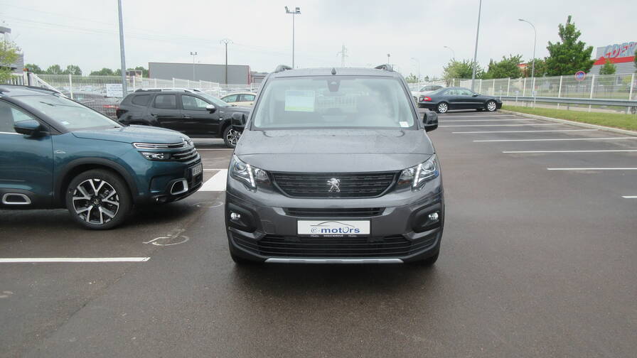 Avis-mandataire-auto-Emotors-Peugeot-Rifter-Standard-allure-pack-bluehdi-130-plus-air-conditionn-automatique-bi-zone.