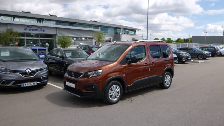 Avis-mandataire-auto-Emotors-Peugeot-Rifter-Standard-allure-pack-bluehdi-130-plus-pack-city.
