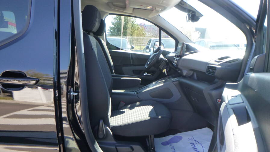 Mandataire Automobile neuf, recherche de Peugeot Rifter-m-bluehdi-130-eat8-gt-5pl - E-Motors