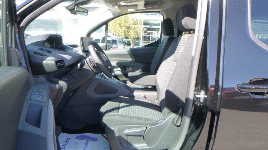 Mandataire Automobile neuf, recherche de Peugeot Rifter-m-bluehdi-130-eat8-gt-5pl - E-Motors