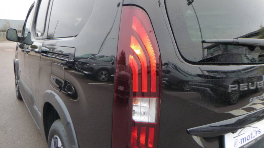 Mandataire Automobile neuf, recherche de Peugeot Rifter-xl-bluehdi-130-eat8-gt-7pl-plus-gps - E-Motors