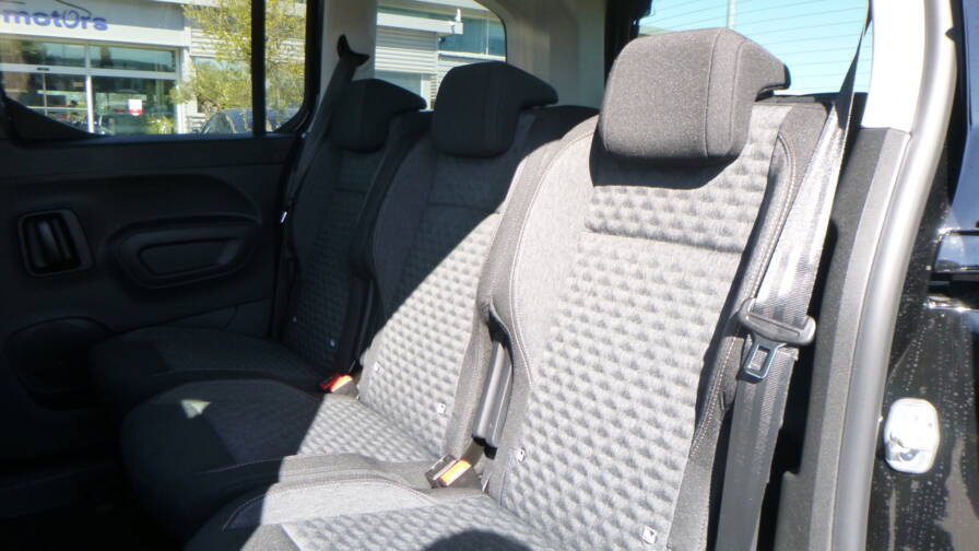 Mandataire Automobile neuf, recherche de Peugeot Rifter-m-bluehdi-130-eat8-gt-5pl - E-Motors