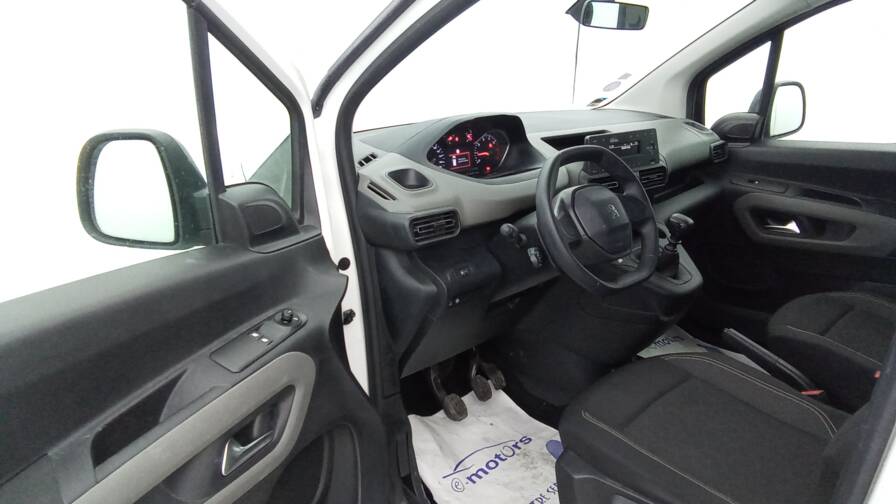 Mandataire Automobile occasion, recherche de Peugeot Rifter-long-puretech-110-active-7pl - E-Motors