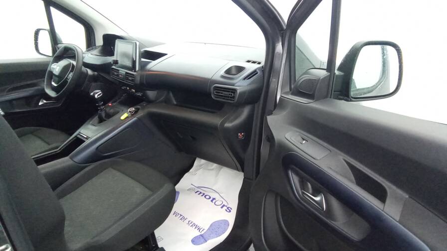 Mandataire Automobile occasion, recherche de Peugeot Rifter-standard-bluehdi-130-s-s-bvm6-allure - E-Motors