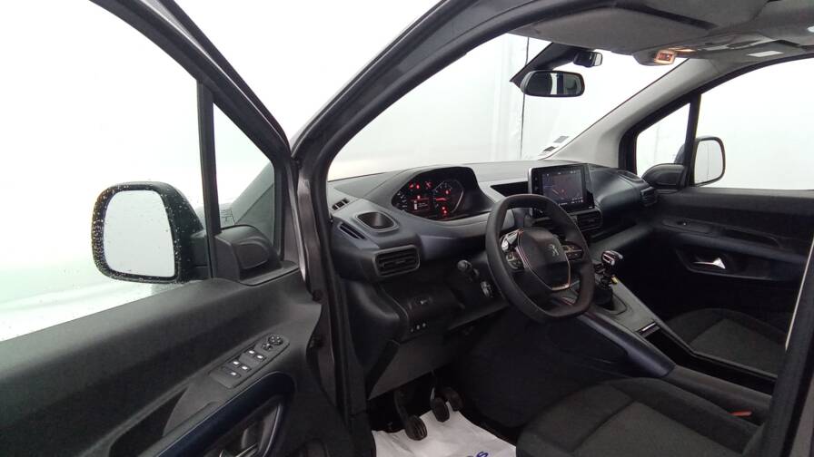 Mandataire Automobile occasion, recherche de Peugeot Rifter-standard-bluehdi-130-s-s-bvm6-allure - E-Motors
