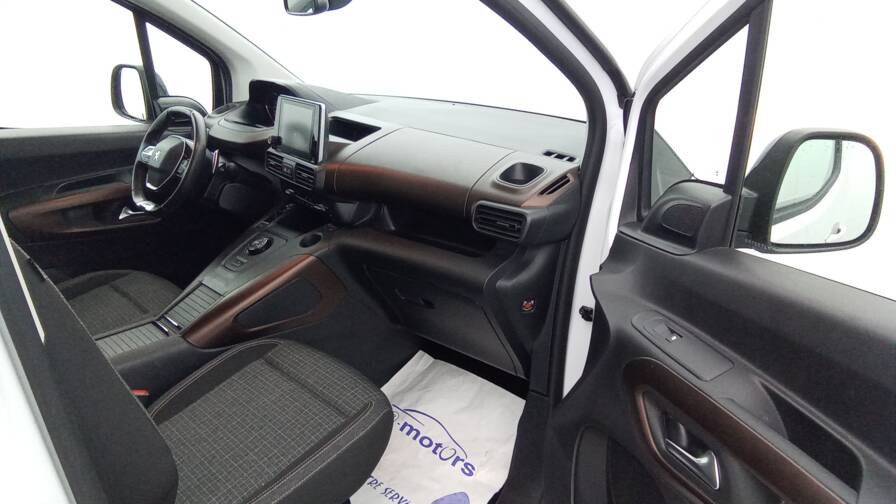 Mandataire Automobile occasion, recherche de Peugeot Rifter-standard-gt-bluehdi-130-eat - E-Motors