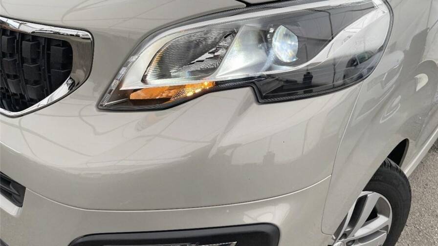 Mandataire Automobile occasion, recherche de Peugeot Traveller-standard-bluehdi-180ch-s-s-eat8-business-vip - E-Motors