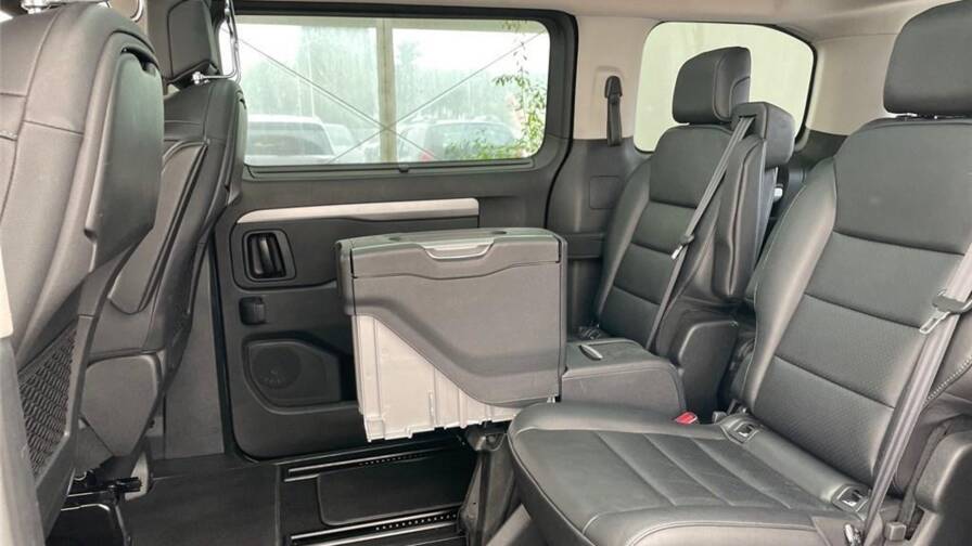 Mandataire Automobile occasion, recherche de Peugeot Traveller-standard-bluehdi-180ch-s-s-eat8-business-vip - E-Motors