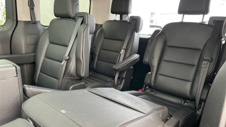 Mandataire Automobile occasion, recherche de Peugeot Traveller-standard-bluehdi-180ch-s-s-eat8-business-vip - E-Motors