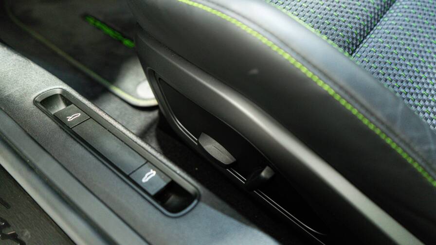 Mandataire Automobile occasion, recherche de Porsche 911-992-carrera-t-3-0-385ch-pdk - E-Motors