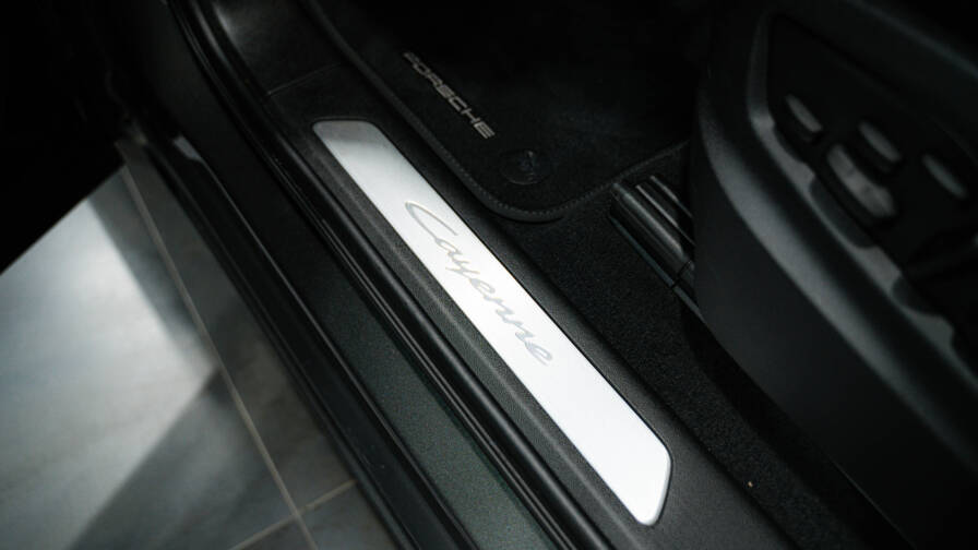 Mandataire Automobile occasion, recherche de Porsche Cayenne-e-hybrid-3-0-v6-470-ch - E-Motors