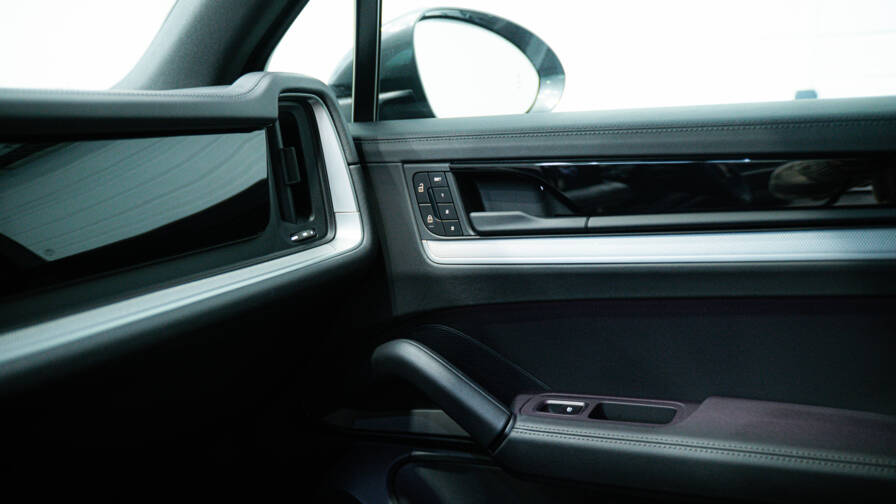 Mandataire Automobile occasion, recherche de Porsche Cayenne-e-hybrid-3-0-v6-470-ch - E-Motors