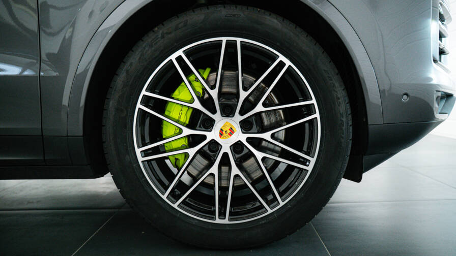 Mandataire Automobile occasion, recherche de Porsche Cayenne-e-hybrid-3-0-v6-470-ch - E-Motors