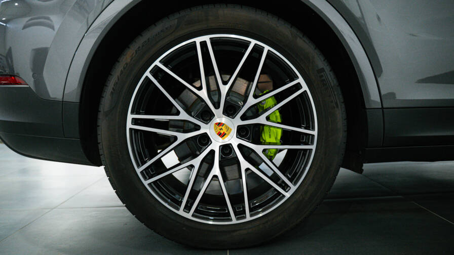 Mandataire Automobile occasion, recherche de Porsche Cayenne-e-hybrid-3-0-v6-470-ch - E-Motors