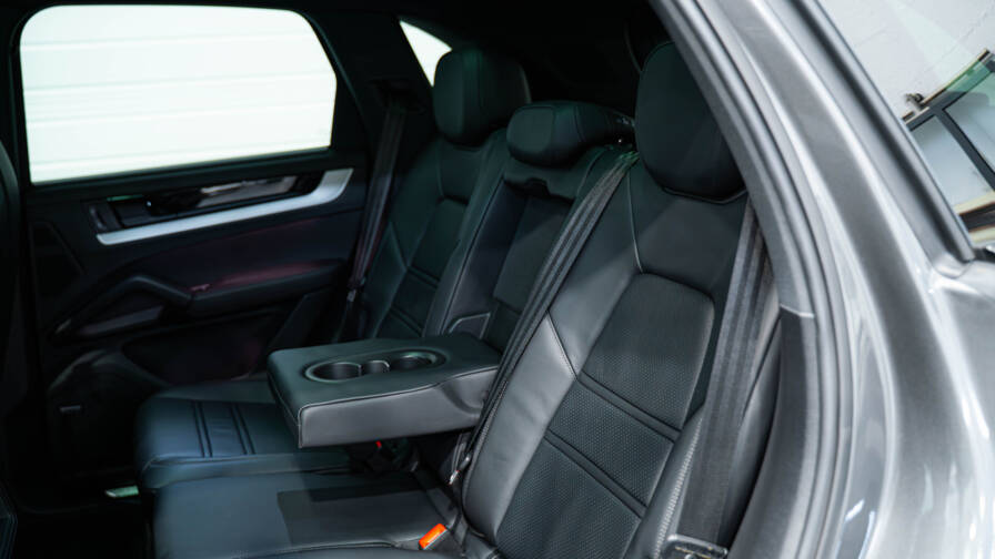 Mandataire Automobile occasion, recherche de Porsche Cayenne-e-hybrid-3-0-v6-470-ch - E-Motors