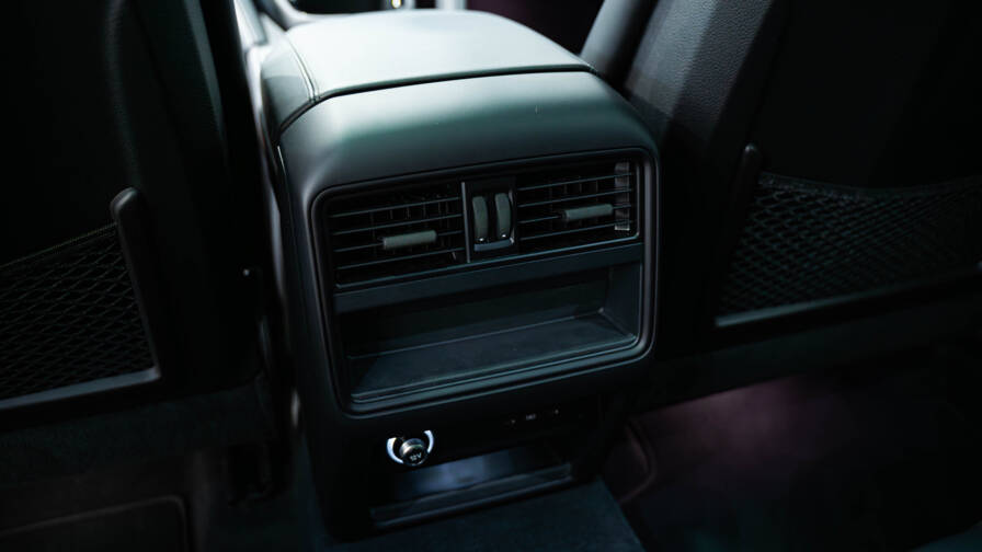 Mandataire Automobile occasion, recherche de Porsche Cayenne-e-hybrid-3-0-v6-470-ch - E-Motors